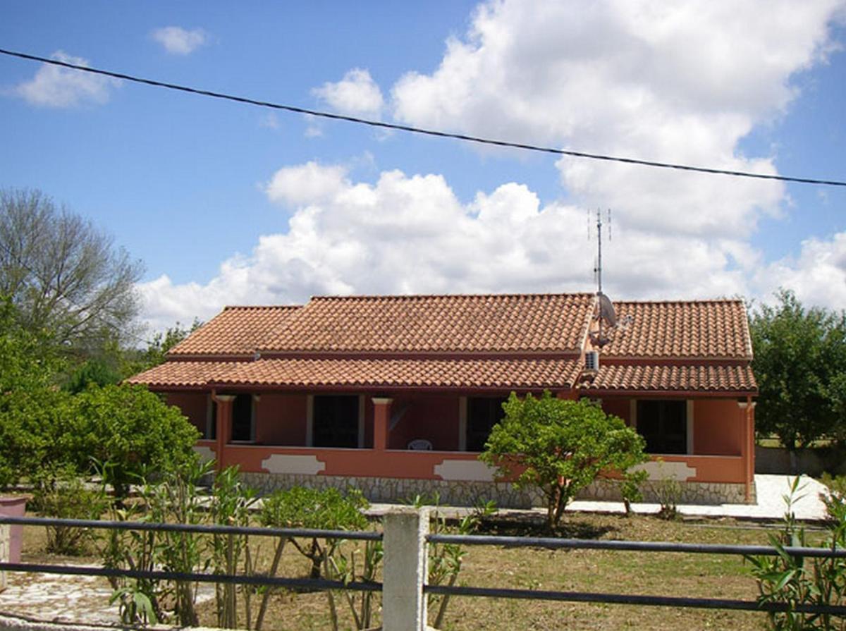 Erifili Apartments Sidárion Exterior photo